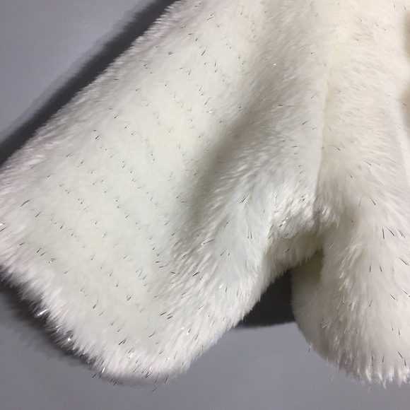 Billiblush formal plush shoulder cover - Picture 2 of 6